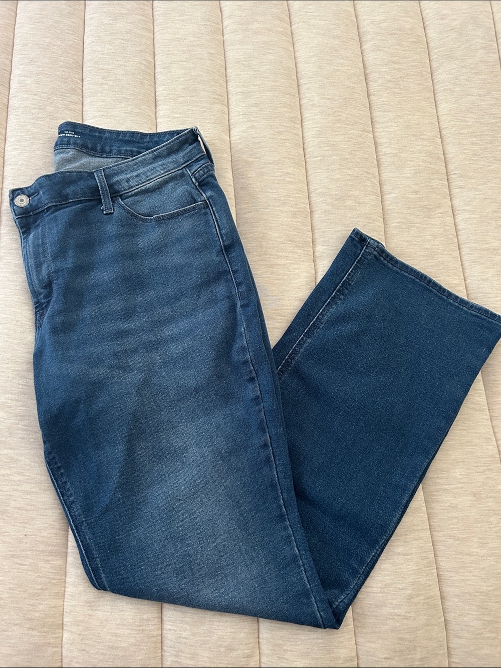 Old Navy WOW Womans Boot Cut Jeans in Dark Blue Wash